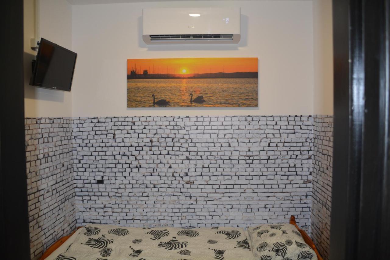 Kid Familia Panzio Balatonszarszo Bed & Breakfast Luaran gambar
