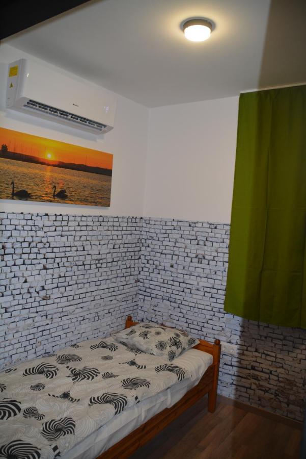 Kid Familia Panzio Balatonszarszo Bed & Breakfast Luaran gambar