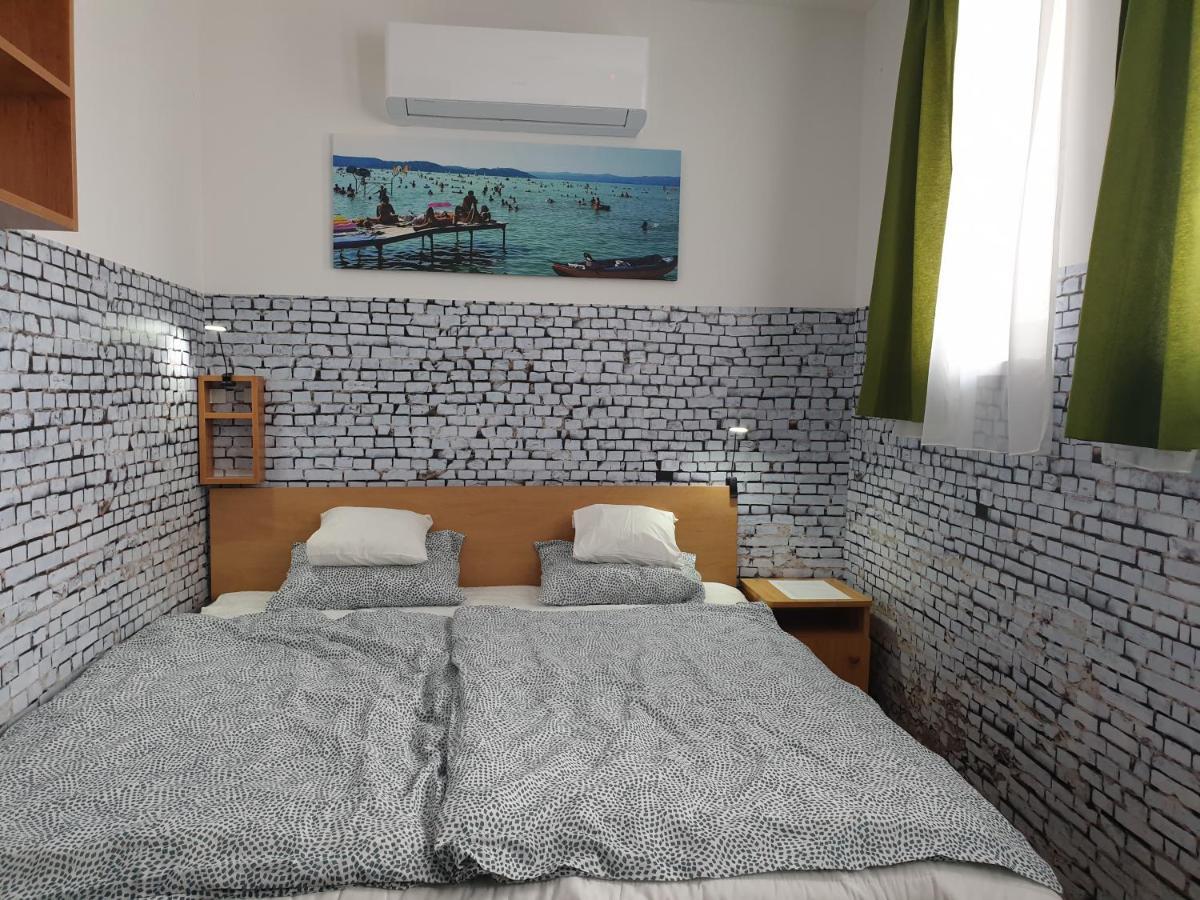 Kid Familia Panzio Balatonszarszo Bed & Breakfast Luaran gambar
